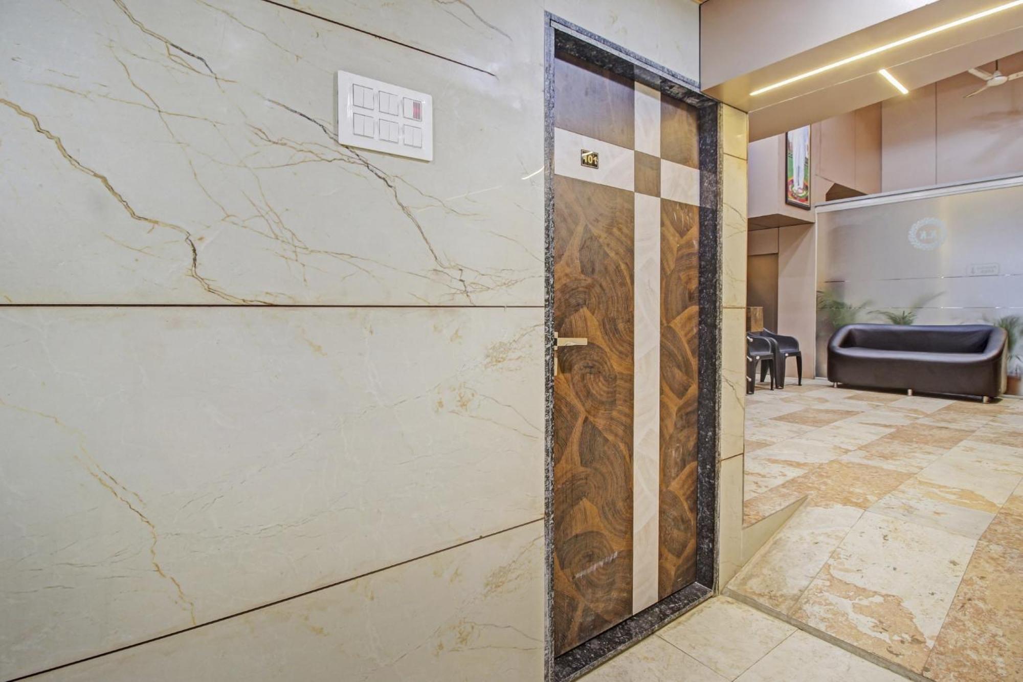 Hotel Ambedkar Kalyan Exterior photo