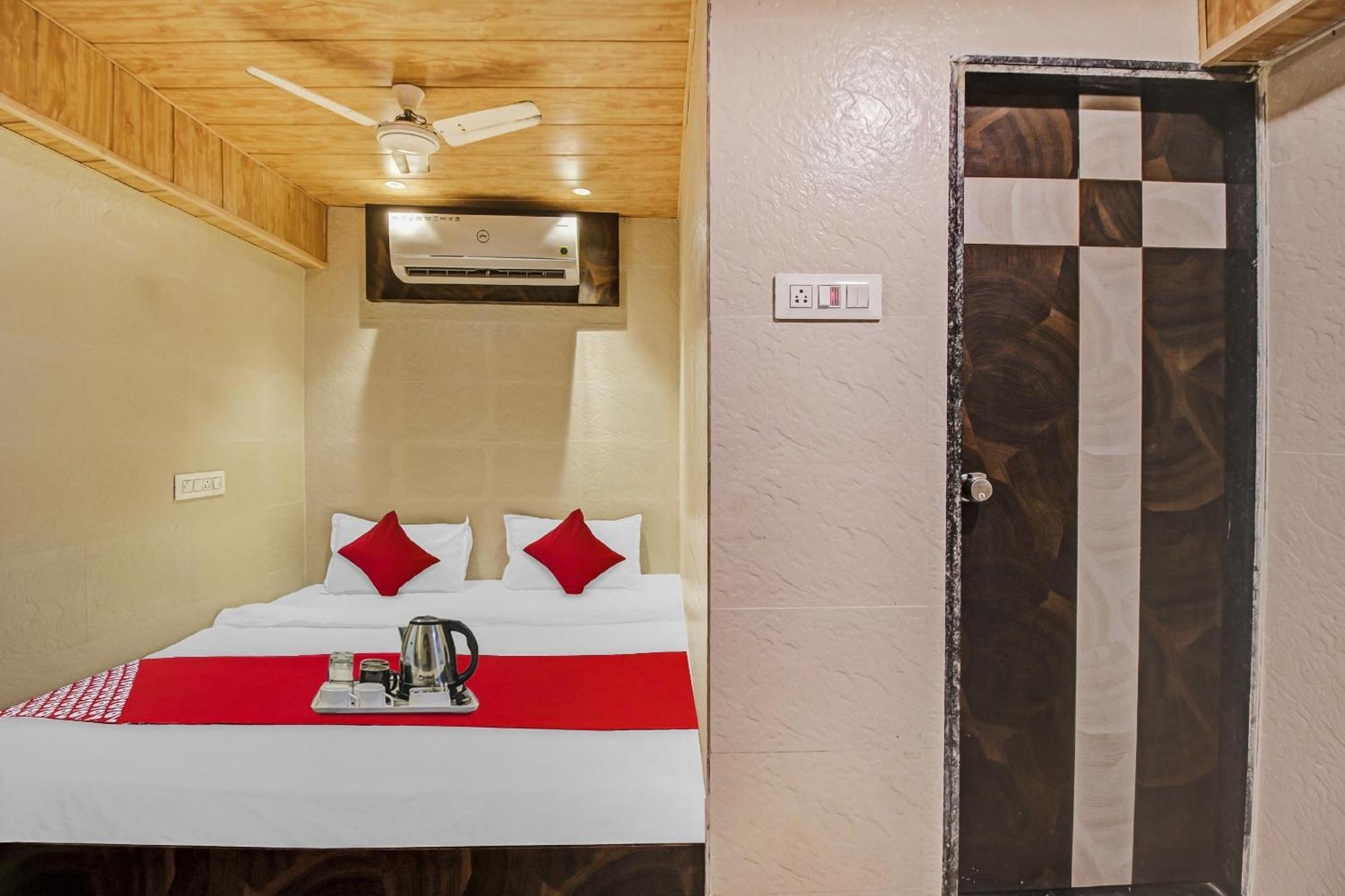 Hotel Ambedkar Kalyan Exterior photo